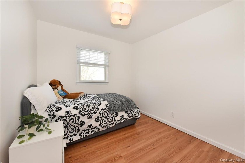 Comfort, Quality, And Style Abound In This Move-In ready - photo 20