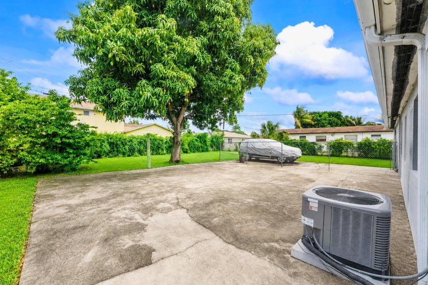 This income-producing duplex presents a fantastic opportunity - photo 23