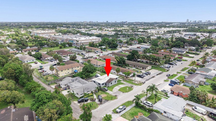 This income-producing duplex presents a fantastic opportunity - photo 35