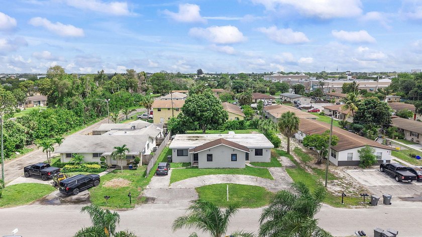 This income-producing duplex presents a fantastic opportunity - photo 38