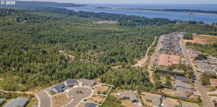 Discover this mostly level, buildable lot in the sought-after - photo 4