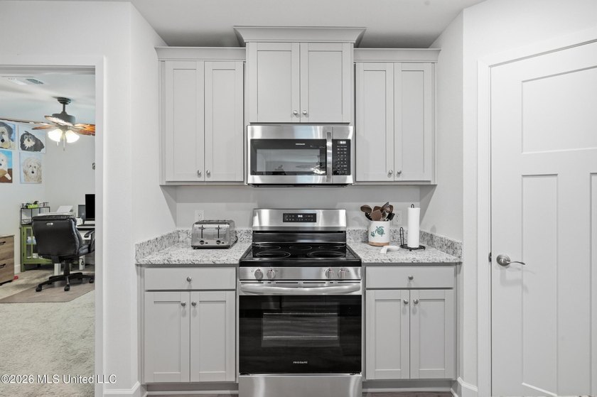 SELLER IS OFFERING UP TO $10,000 IN BUYER CONCESSIONS WITH AN - photo 11