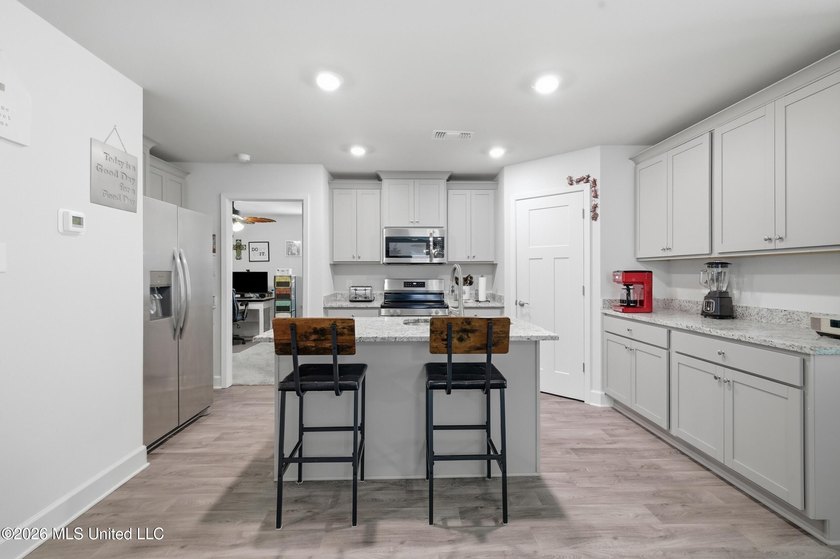 SELLER IS OFFERING UP TO $10,000 IN BUYER CONCESSIONS WITH AN - photo 14