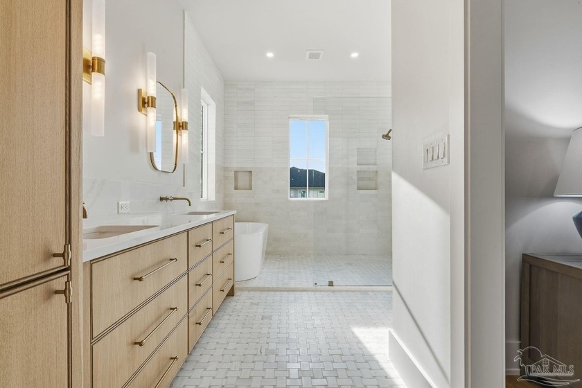 Located on Pensacola Bay, this fabulous residence features three - photo 33
