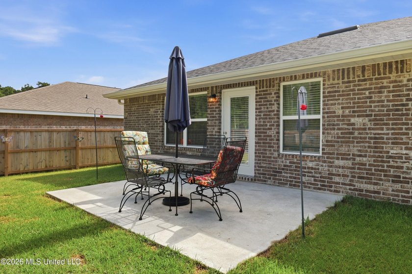 SELLER IS OFFERING UP TO $10,000 IN BUYER CONCESSIONS WITH AN - photo 38
