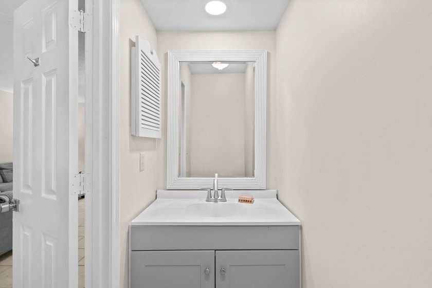 Incredible opportunity to purchase this 3 bedroom, 2.5 bath End - photo 15