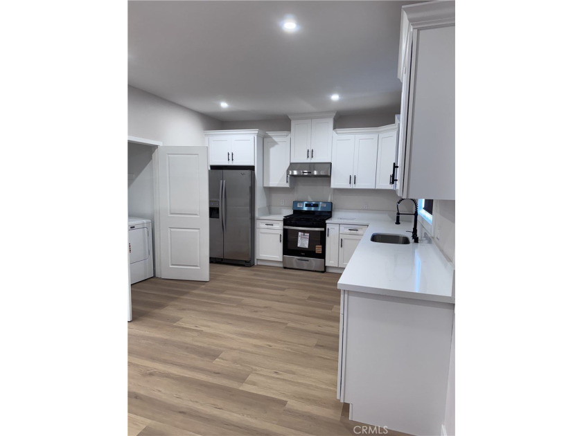 Total of 8 bedrooms, 5 bathrooms, approximately 3,667 square - photo 18