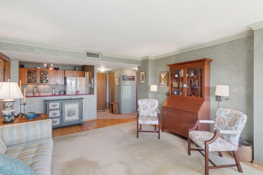 Welcome to Unit#508 at Kenwood Isles, a premier 55+ community! - photo 8