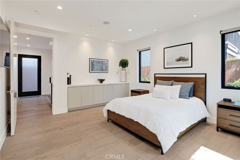 Welcome to 622 1st Place. A Rare rear-unit townhome offering - photo 15