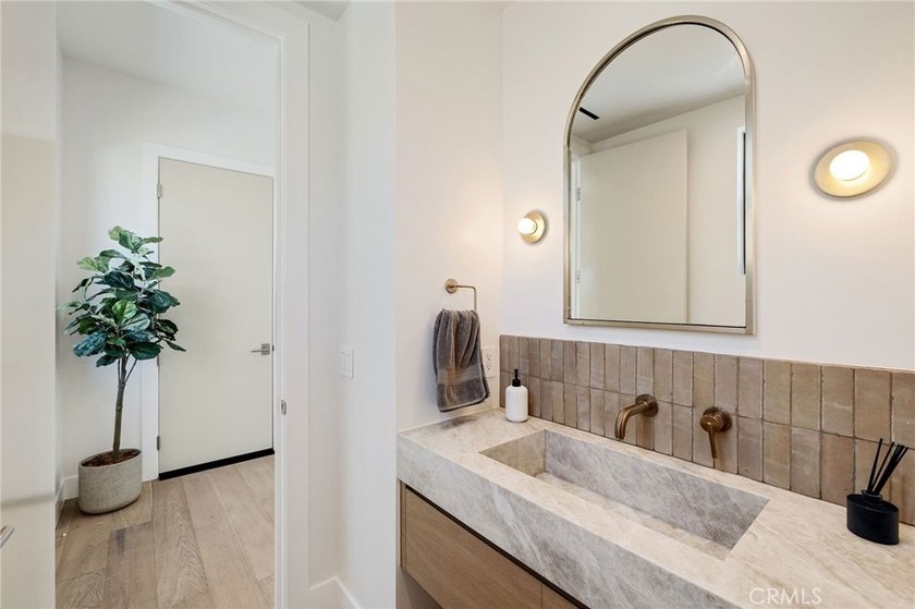 Welcome to 622 1st Place. A Rare rear-unit townhome offering - photo 20