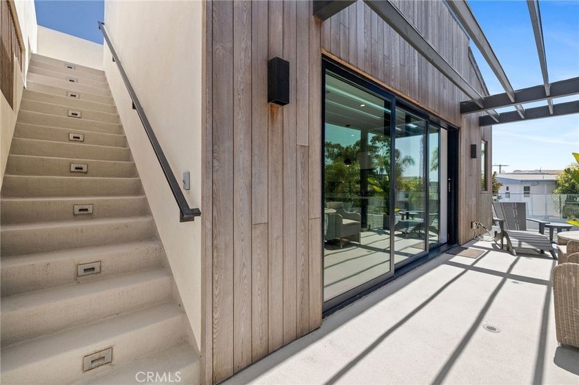 Welcome to 622 1st Place. A Rare rear-unit townhome offering - photo 28