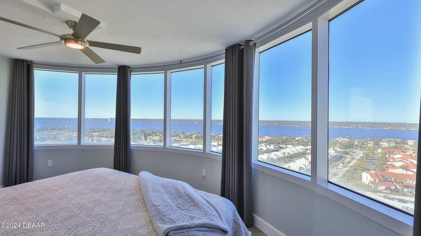 PRICED TO SELL, Coastal living with its breathtaking ocean and - photo 16