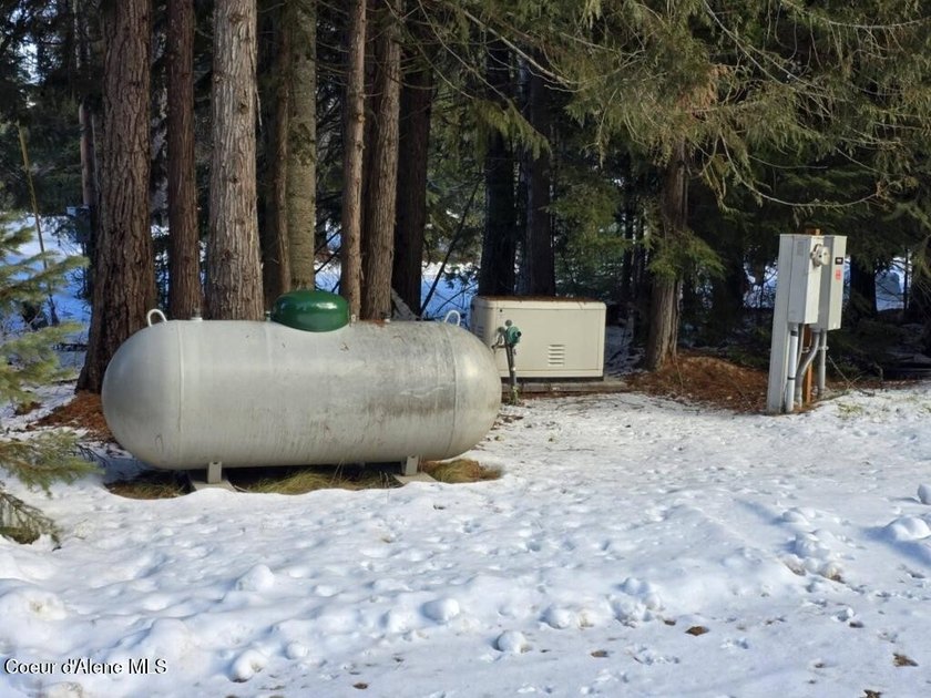 Prime location! About five minutes to Priest Lake with your own - photo 9