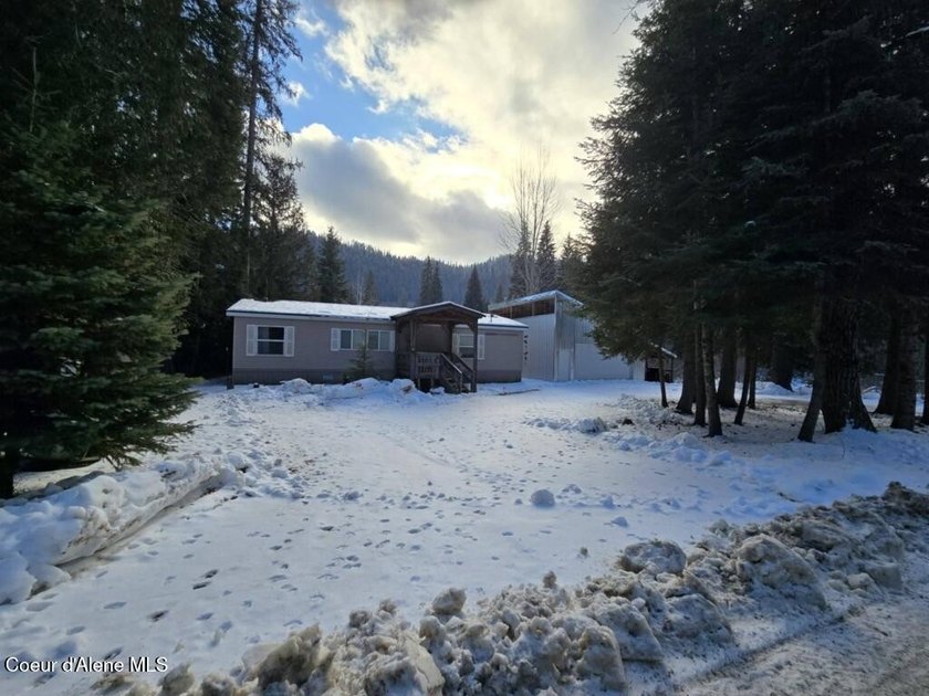 Prime location! About five minutes to Priest Lake with your own - photo 10