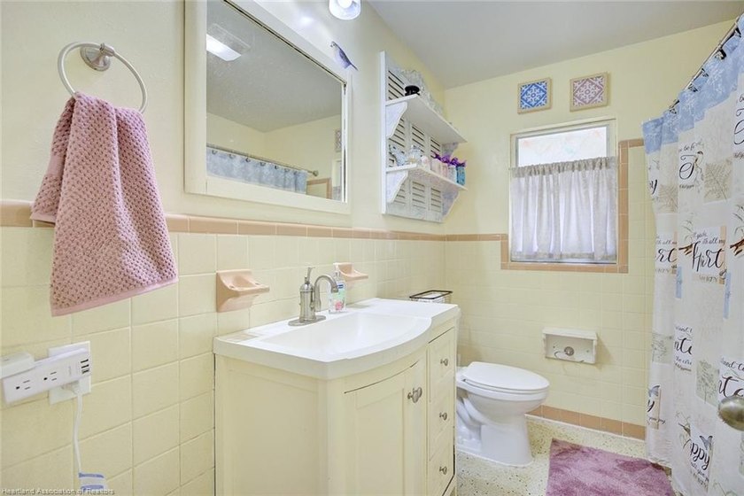 Welcome home to this adorable 2 bedroom, 2 bath home nestled on - photo 14
