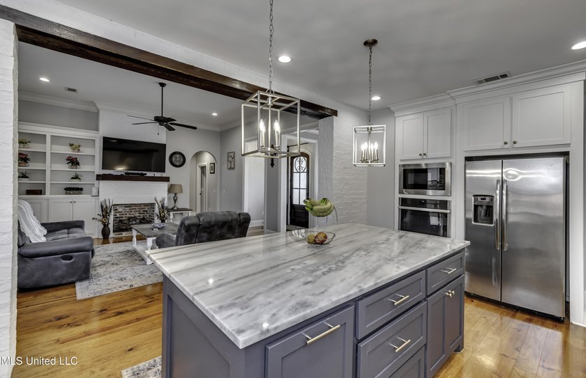 NEW PRICE!!! WELCOME TO 705 QUEENS CT. in the Gated Kensington - photo 21
