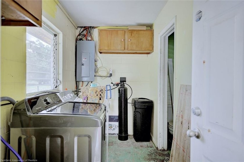 Welcome home to this adorable 2 bedroom, 2 bath home nestled on - photo 23