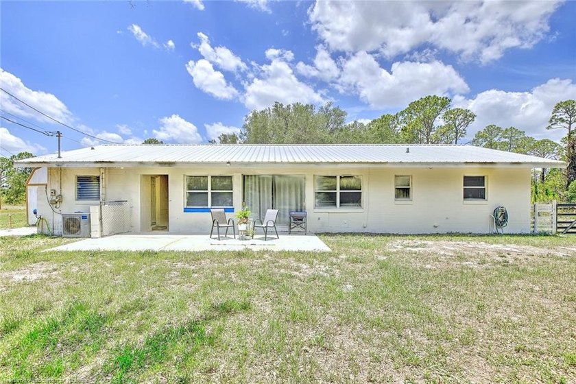 Welcome home to this adorable 2 bedroom, 2 bath home nestled on - photo 27