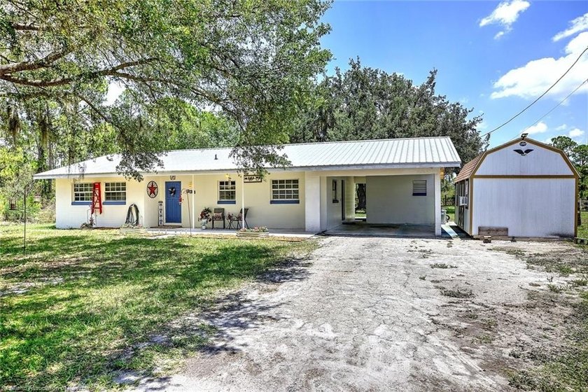 Welcome home to this adorable 2 bedroom, 2 bath home nestled on - photo 28