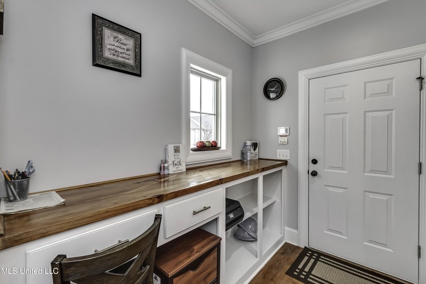 NEW PRICE!!! WELCOME TO 705 QUEENS CT. in the Gated Kensington - photo 41