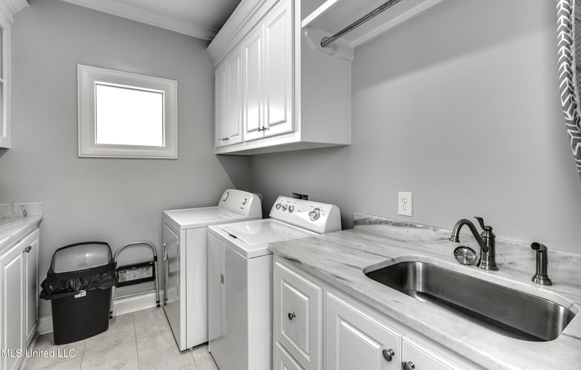 NEW PRICE!!! WELCOME TO 705 QUEENS CT. in the Gated Kensington - photo 44