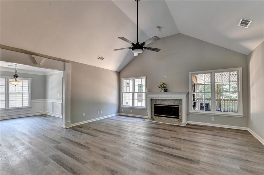 Welcome to this beautifully updated 5-bedroom, 3-bathroom home - photo 14