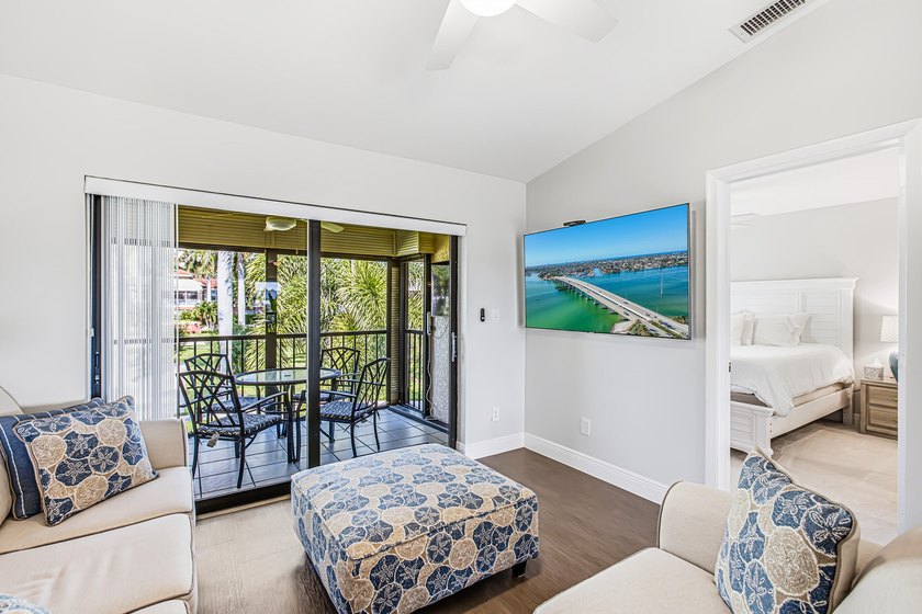 Second floor with high ceilings fully &amp; beautifully furnished - photo 2