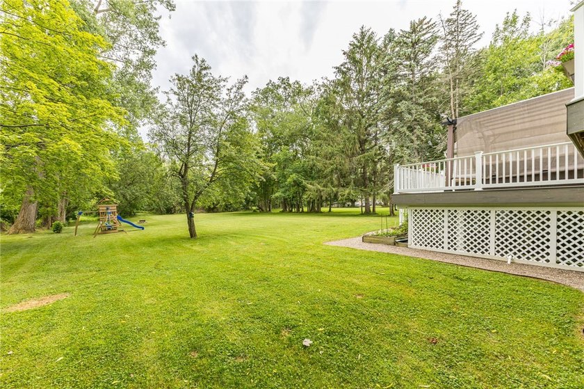 Exceptional and move-in ready split-level gem in the highly - photo 31