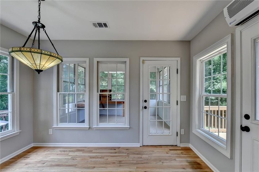 Welcome to this beautifully updated 5-bedroom, 3-bathroom home - photo 31