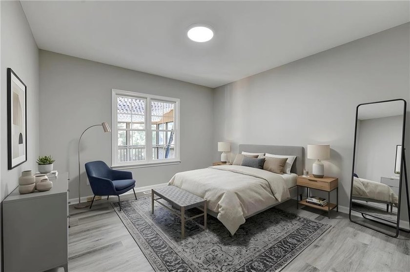 Welcome to this beautifully updated 5-bedroom, 3-bathroom home - photo 42