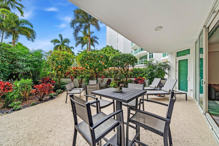 Experience luxury living in this beautifully renovated 2 bedroom - photo 5