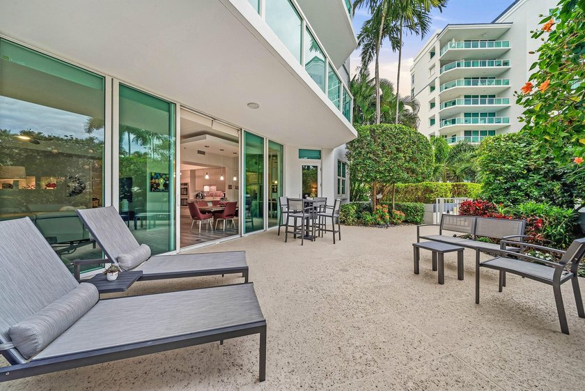 Experience luxury living in this beautifully renovated 2 bedroom - photo 8