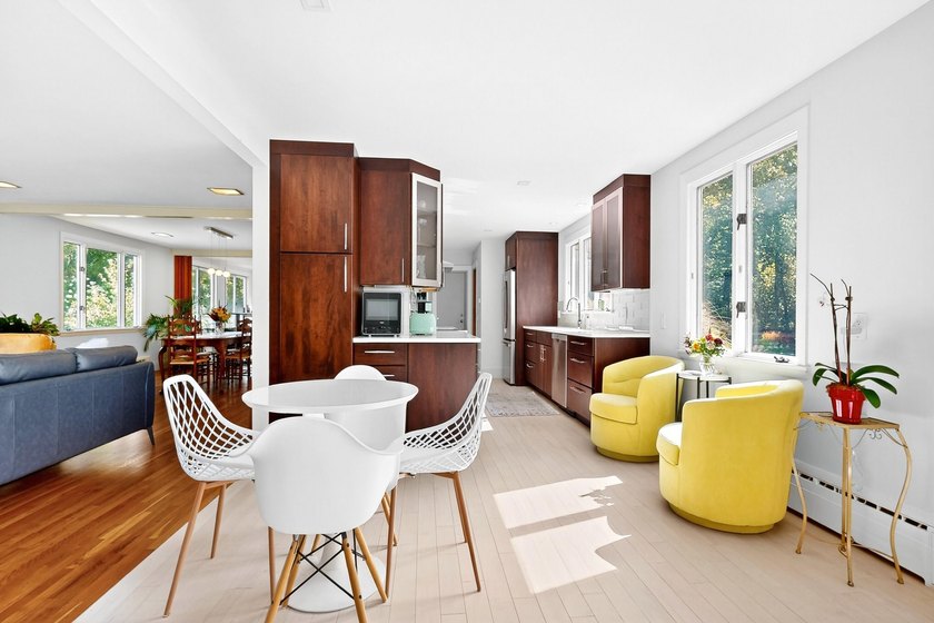 Looking for single level living in the heart of Falmouth? Look - photo 6