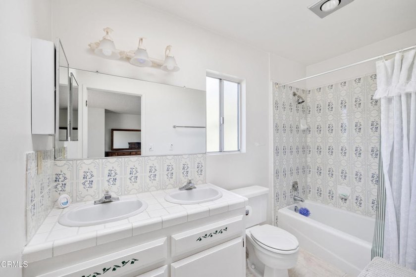 Opportunity awaits in this spacious Ventura home located in a - photo 15