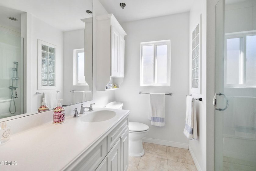 Opportunity awaits in this spacious Ventura home located in a - photo 17