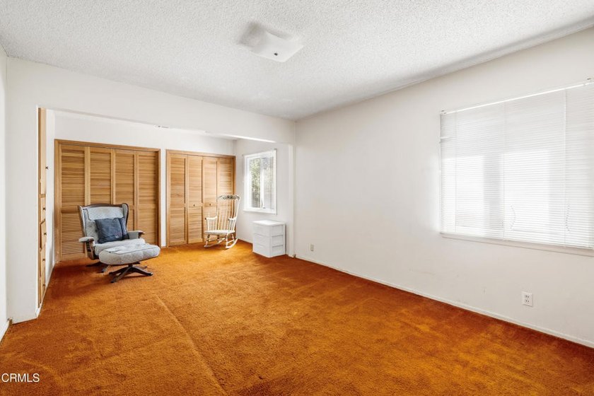 Opportunity awaits in this spacious Ventura home located in a - photo 19