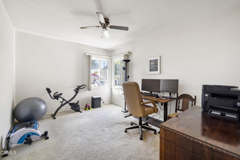 Opportunity awaits in this spacious Ventura home located in a - photo 21