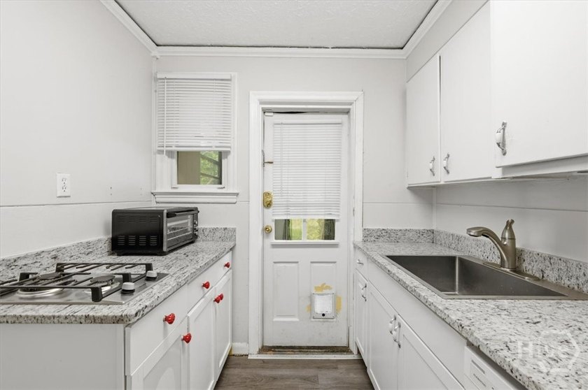 Rare opportunity to own a property with incredible flexibility - photo 7