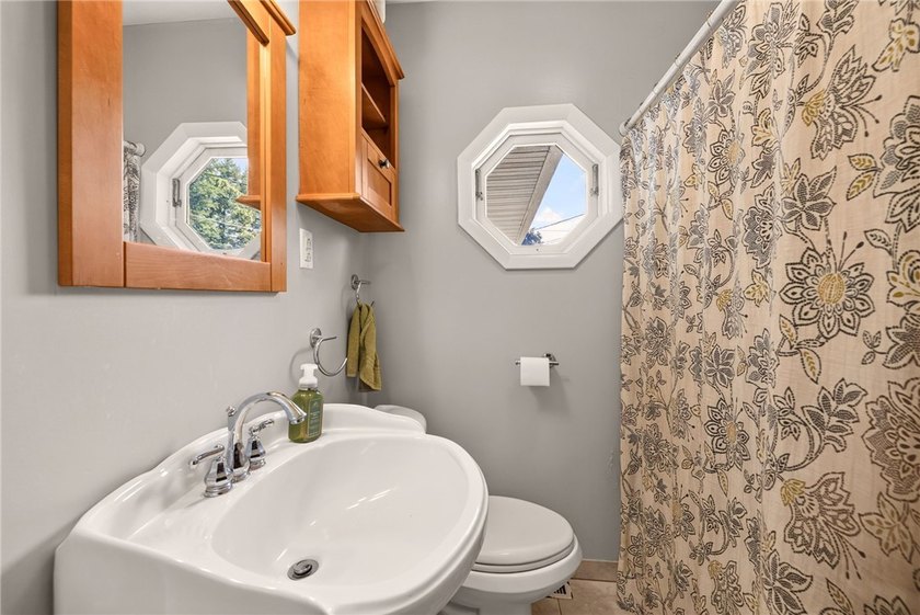 Open Saturday 11:00-1:00!! Welcome to 768 Dewitt Road! Tucked - photo 23