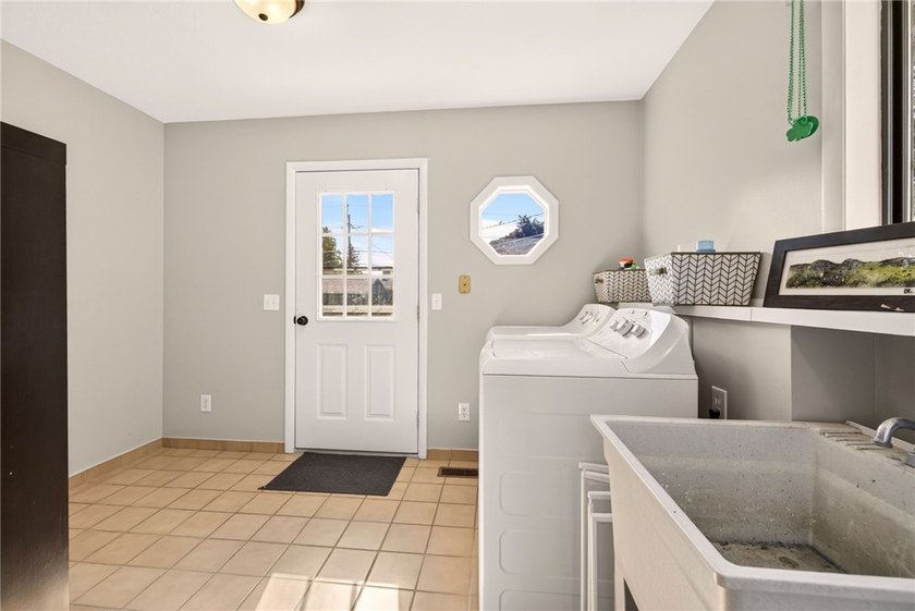 Open Saturday 11:00-1:00!! Welcome to 768 Dewitt Road! Tucked - photo 25