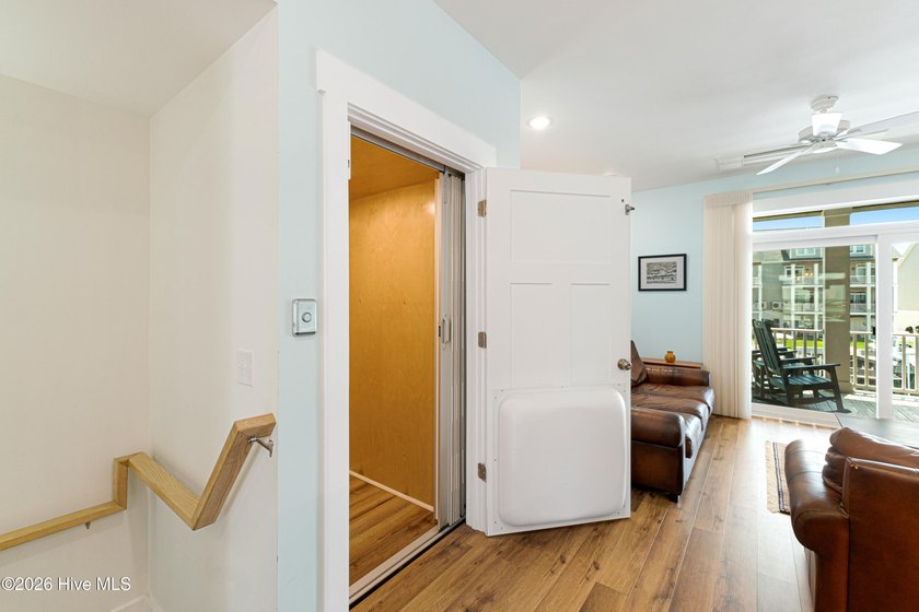 Marinafront 3-bedroom, 3.5-bath townhome in desirable Inlet Cove - photo 16