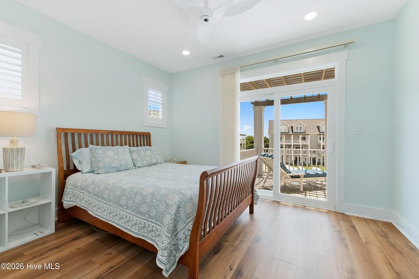 Marinafront 3-bedroom, 3.5-bath townhome in desirable Inlet Cove - photo 19