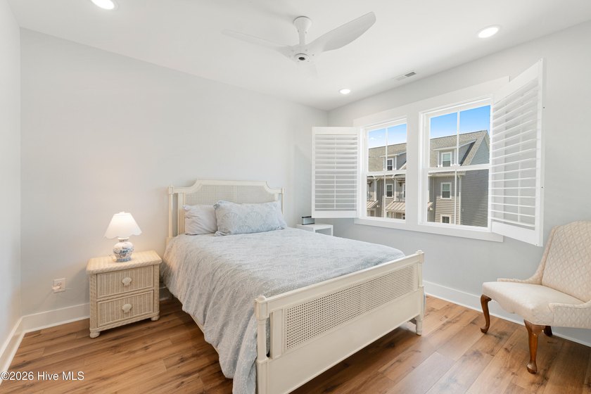 Marinafront 3-bedroom, 3.5-bath townhome in desirable Inlet Cove - photo 22
