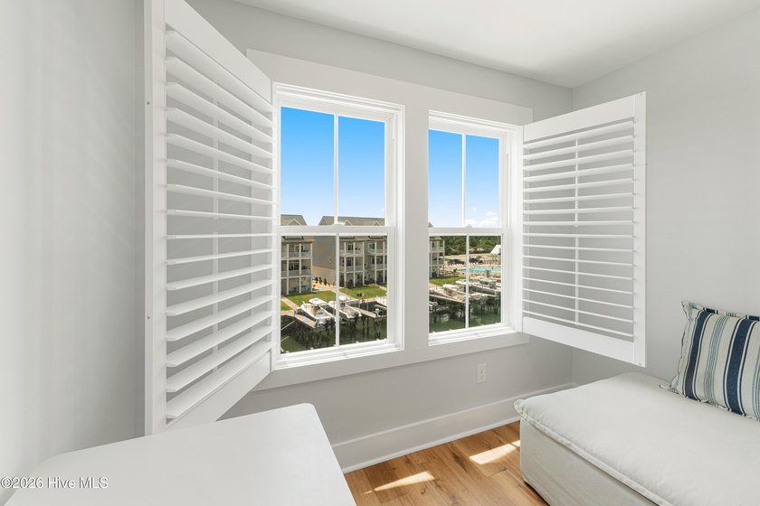 Marinafront 3-bedroom, 3.5-bath townhome in desirable Inlet Cove - photo 28