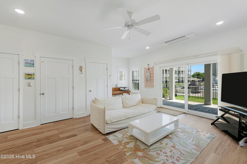 Marinafront 3-bedroom, 3.5-bath townhome in desirable Inlet Cove - photo 32