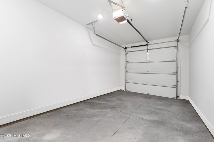 Marinafront 3-bedroom, 3.5-bath townhome in desirable Inlet Cove - photo 36