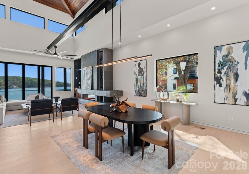 Exquisite Waterfront Masterpiece on Lake Wylie - Discover an - photo 10