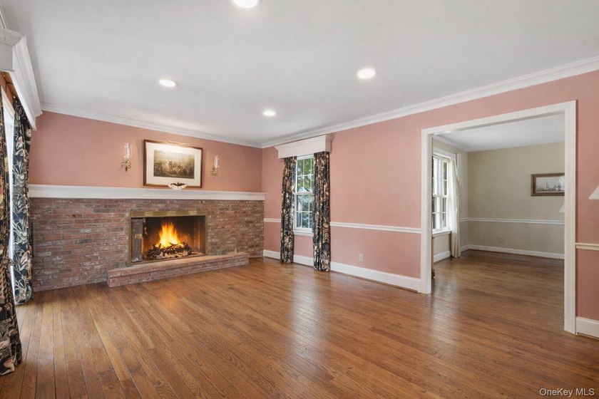 Welcome to this stately, immaculately maintained 4 bedroom, 2.5 - photo 11