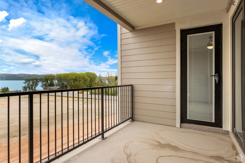 Modern Luxury Condo Near Bear Lake Short term rental Approved - photo 14