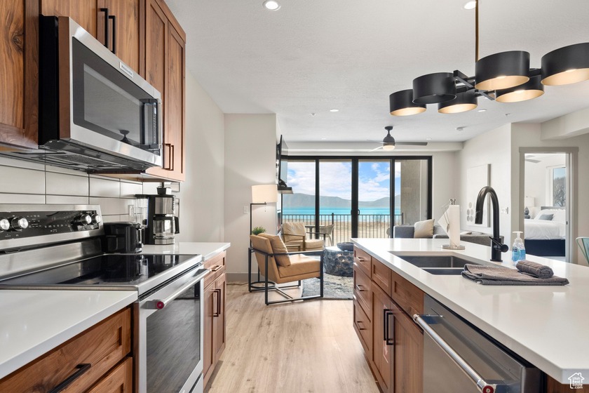 Modern Luxury Condo Near Bear Lake Short term rental Approved - photo 44